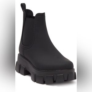 NWT (in box) Platform Lug Sole Chelsea Rain Boot
JEFFREY CAMPBELL sz8